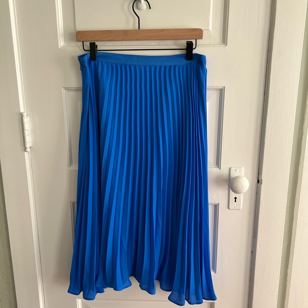 NWT Banana Republic Pleated Midi Skirt
